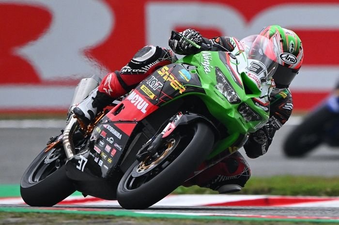 Tipis Banget Duel Ninja ZX-25R VS CBR250RR di ARRC Malaysia 2024