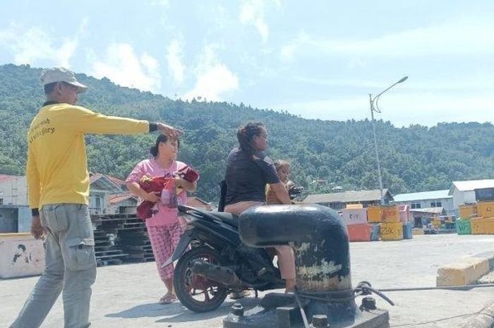 Parah Ibu Baru Melahirkan Minta Pulang Naik Ambulans Tidak Diberi Pihak RS Akhirnya Boncengan Naik Yamaha Mio