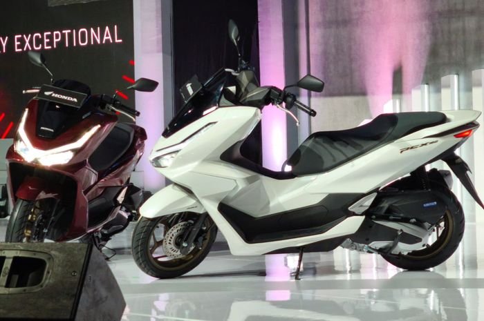 Harga Motor Baru New Honda PCX 160 Tipe Tercanggih Lebih Murah dari Yamaha NMAX Turbo