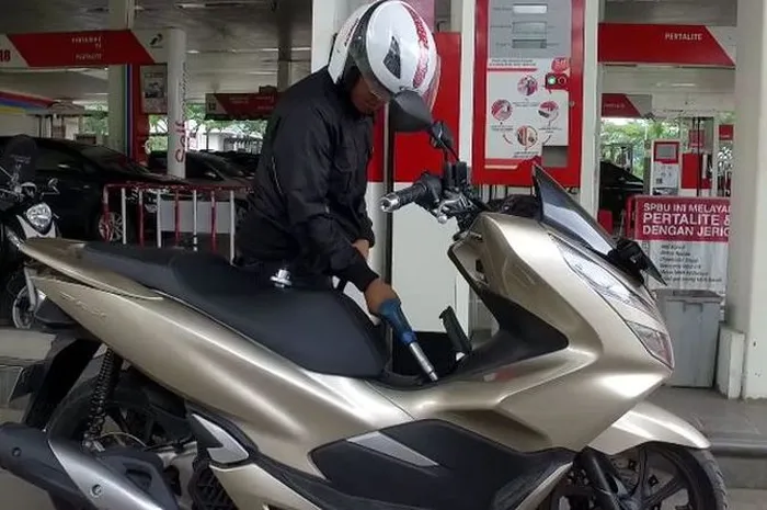 Harga Pertamax Turun, Siapkan Uang Segini Isi Full Tank Honda PCX 160